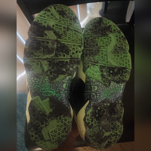 Lebron XI - Picture 8 of 11